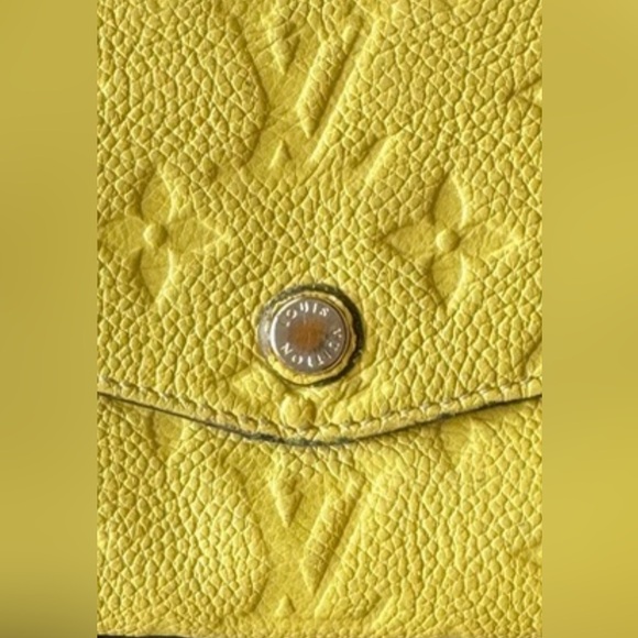 Louis Vuitton Long Wallet Monogram Empreinte
Portefeuille Curieuse Citron COA - Picture 8 of 9
